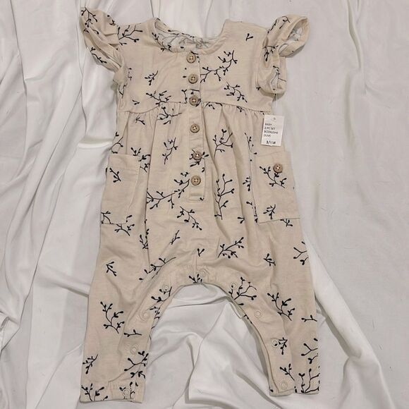 NWT- Jessica Simpson- baby 0-3m - Picture 1 of 5